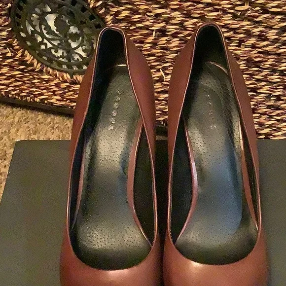 Trouvé Dark Chocolate Leather Platform Heels - Picture 8 of 8
